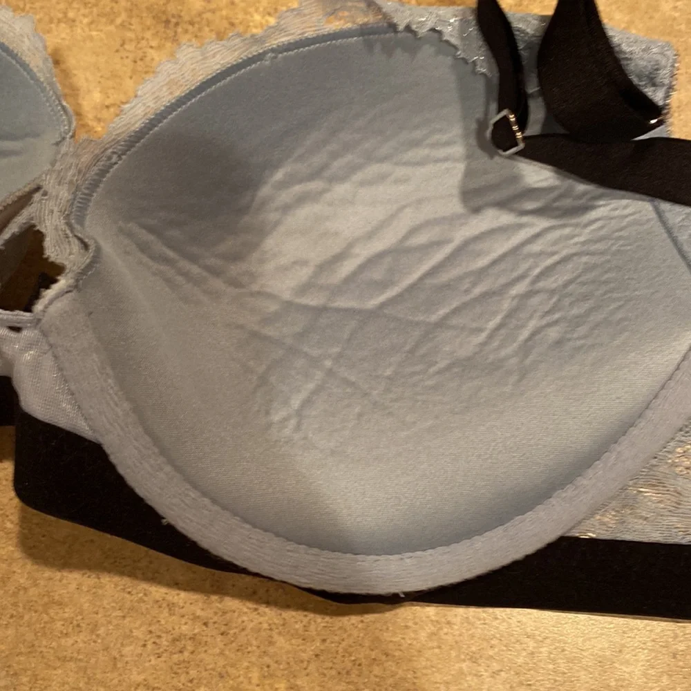 Women’s Victoria’s Secret bra size 32DD